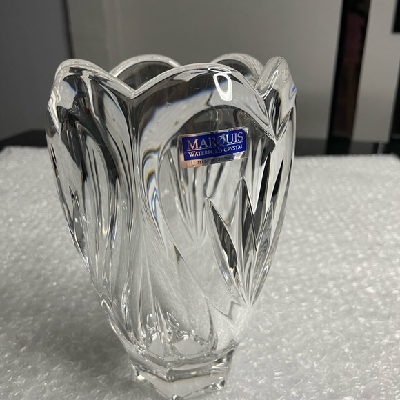 Waterford Crystal Flower Vase - Sweet Memories from the Marquis Collection - Picture 2 of 7